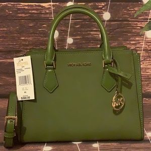 ๐บ MICHAEL KORS ๐บ EVERGREEN MEDIUM HOPE MESSENGER